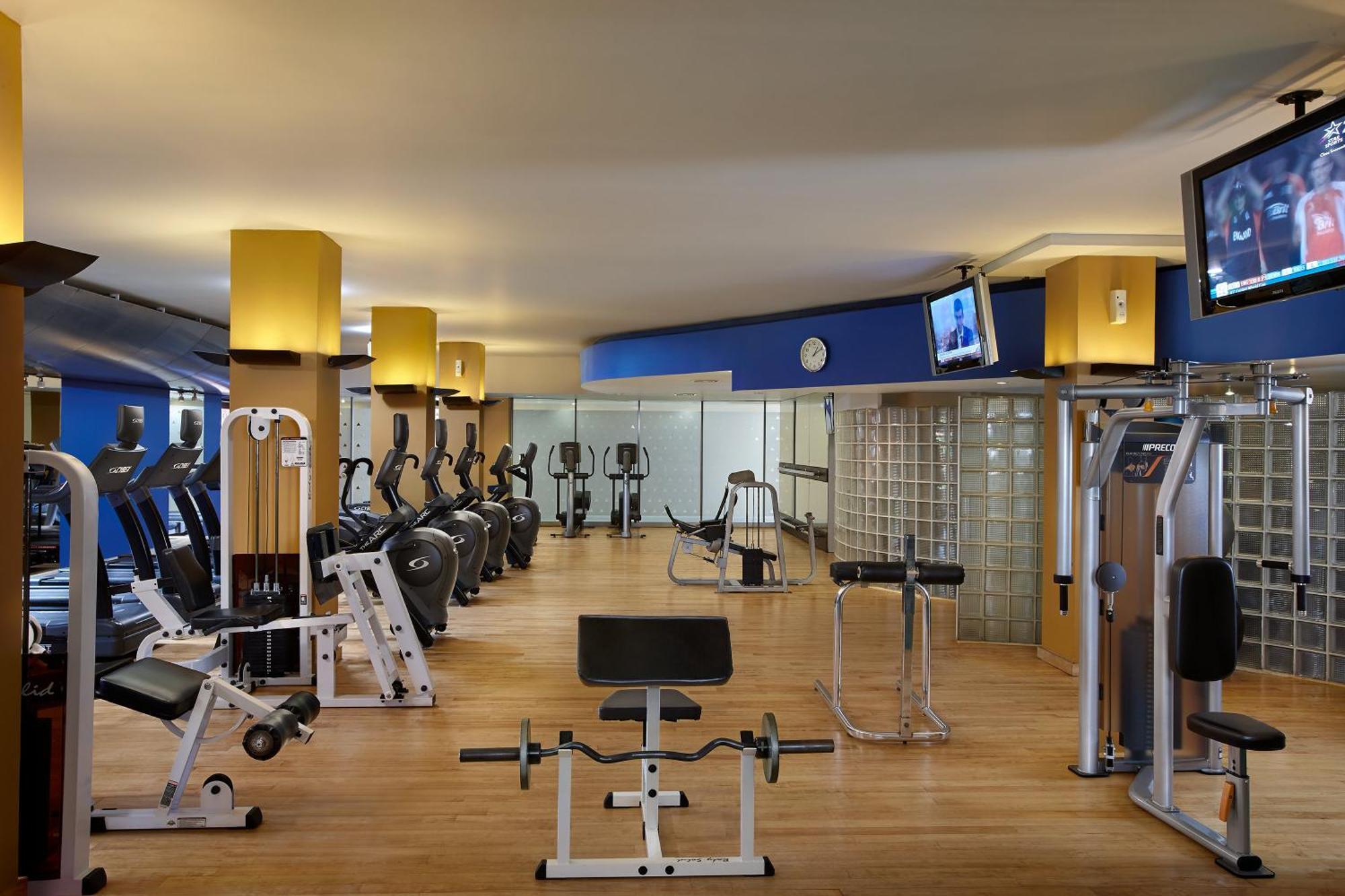 Cinnamon Lakeside Colombo Luaran gambar The gym at the hotel