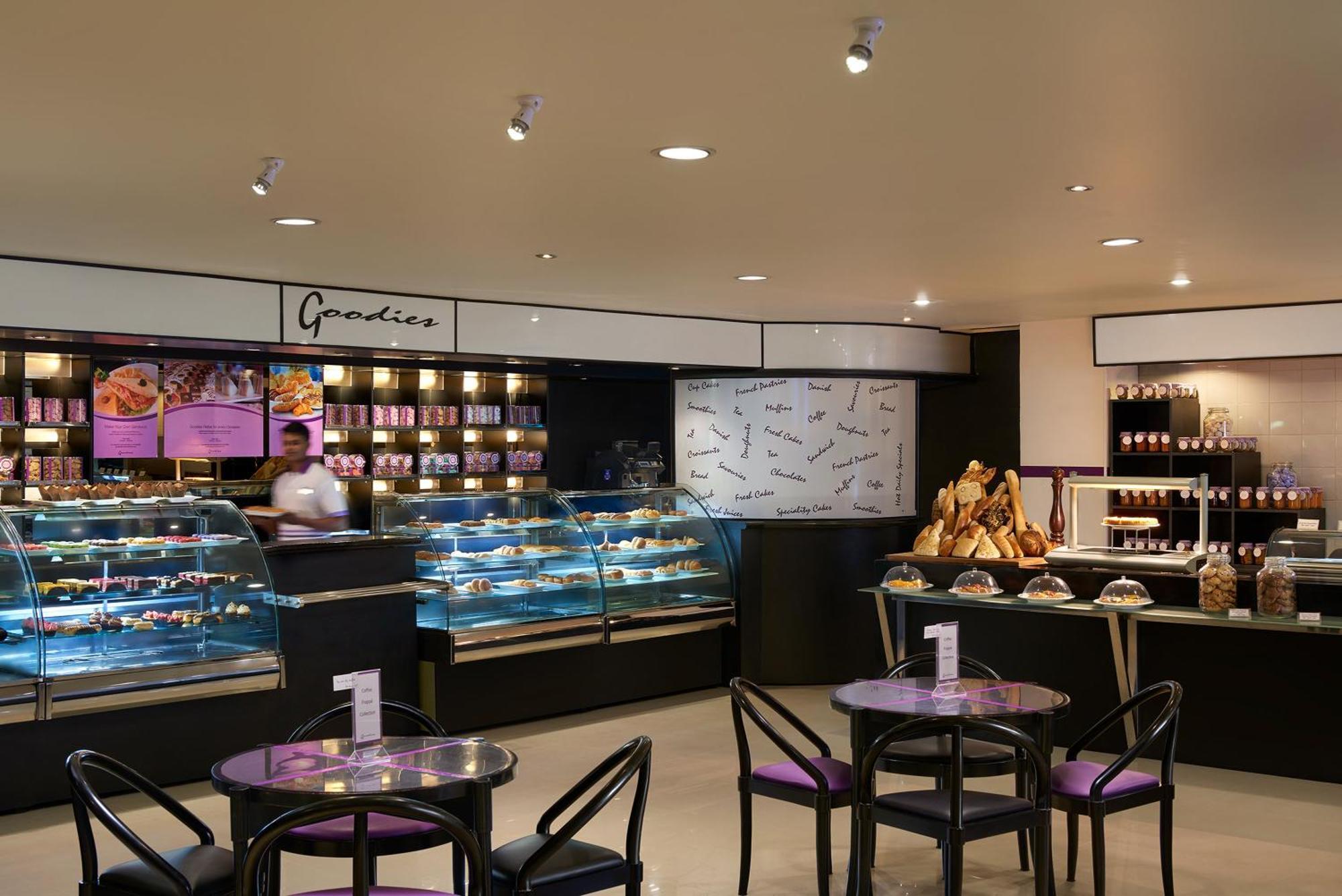 Cinnamon Lakeside Colombo Luaran gambar A pastry shop in Kuala Lumpur, Malaysia