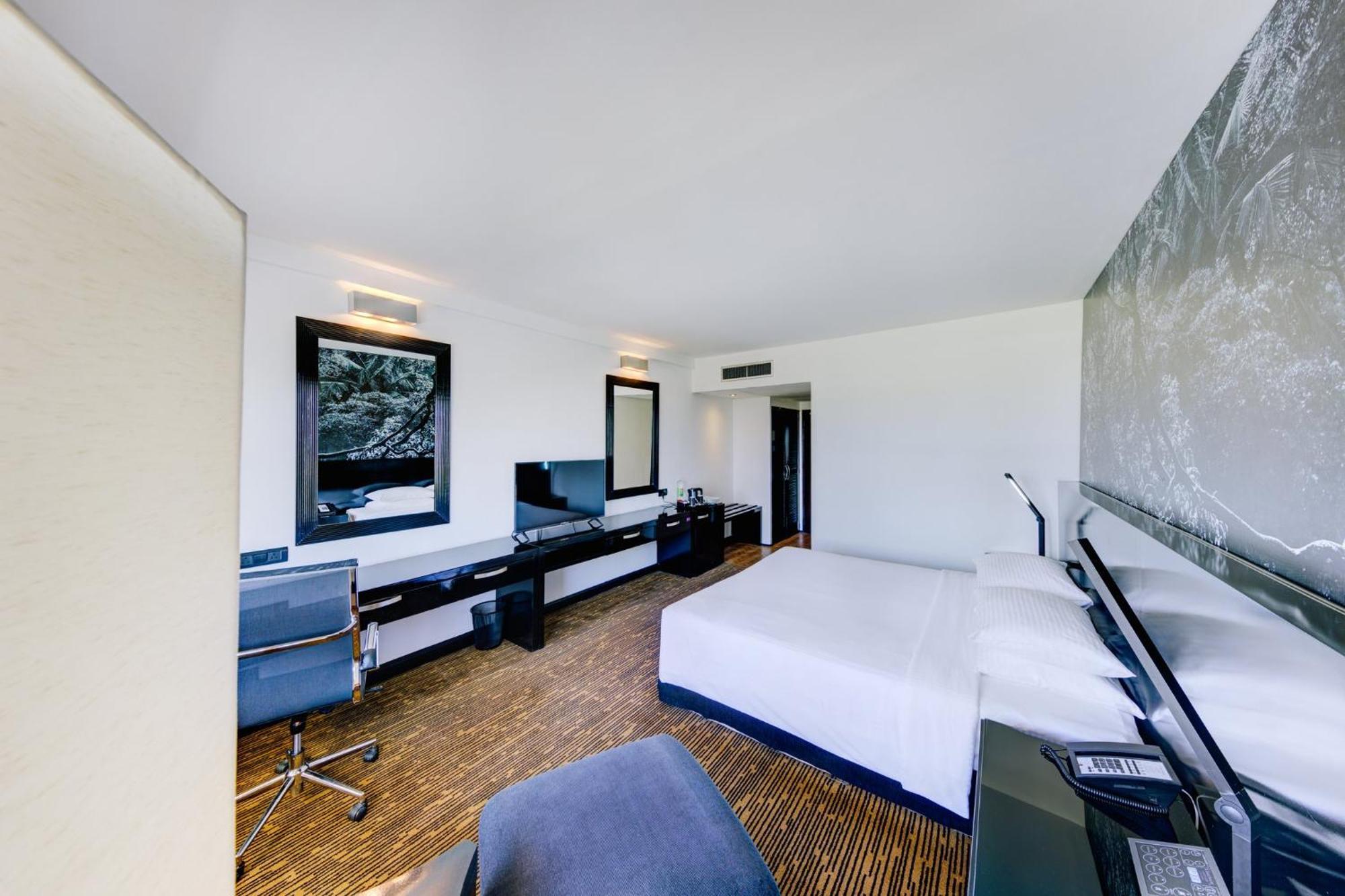 Cinnamon Lakeside Colombo Luaran gambar A room at the hotel
