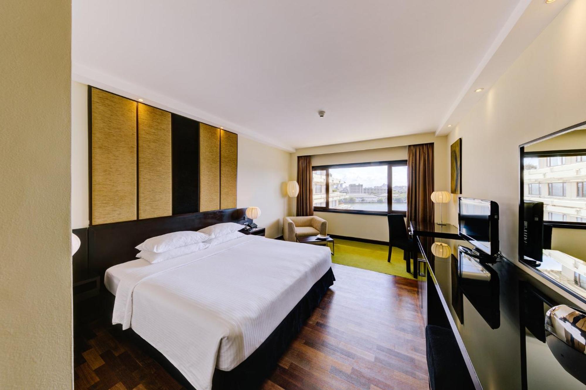 Cinnamon Lakeside Colombo Luaran gambar Deluxe Room